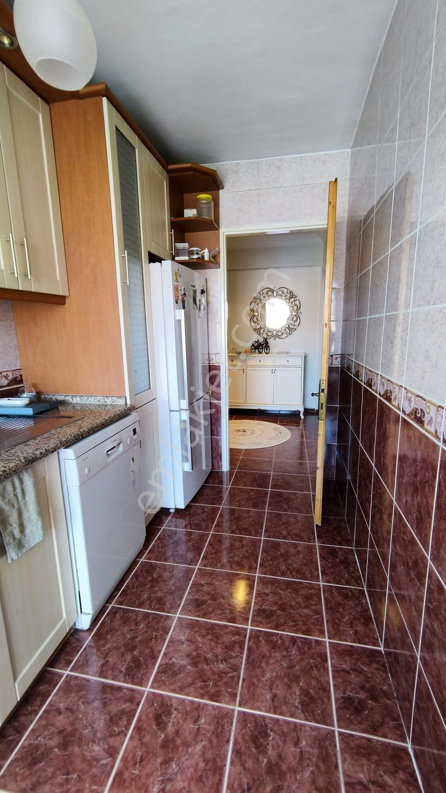 Cumhuriyette Site İçinde Geniş 130 M2 Ferah Önü Açık 4 Kat Daire - Görsel 18