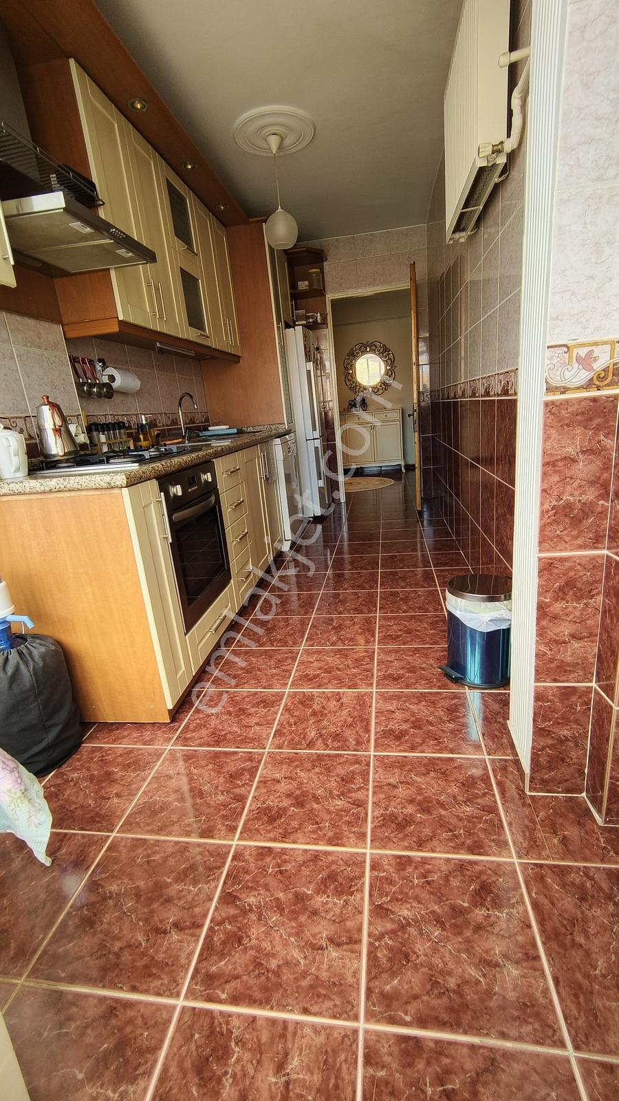 Cumhuriyette Site İçinde Geniş 130 M2 Ferah Önü Açık 4 Kat Daire - Görsel 24