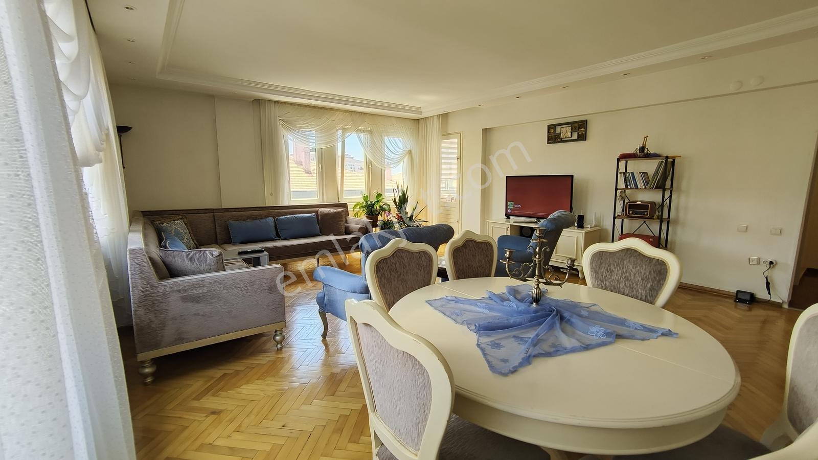 Cumhuriyette Site İçinde Geniş 130 M2 Ferah Önü Açık 4 Kat Daire - Görsel 2