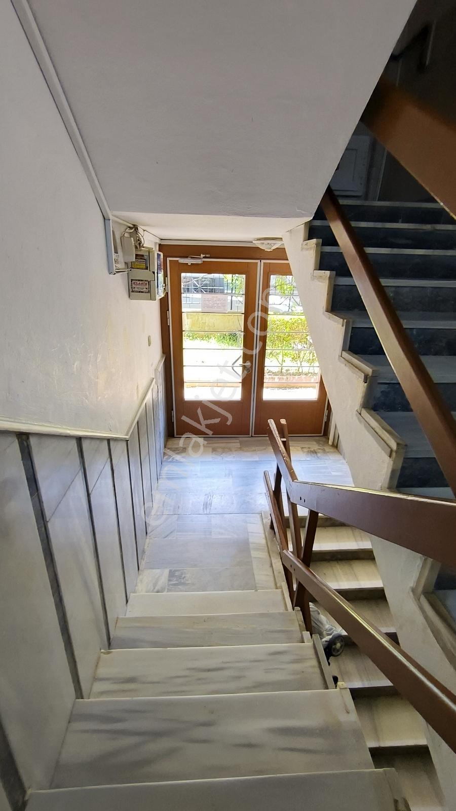 Cumhuriyette Site İçinde Geniş 130 M2 Ferah Önü Açık 4 Kat Daire - Görsel 17