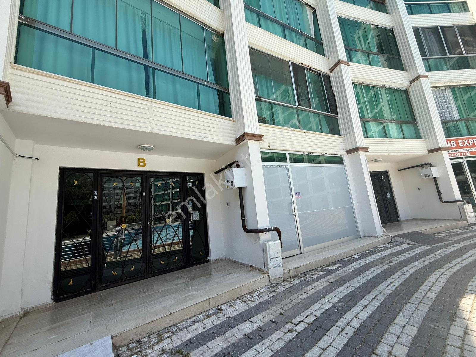 Davultepe'de Havuzlu Sitede Kiralık 2,5+1 - Görsel 13