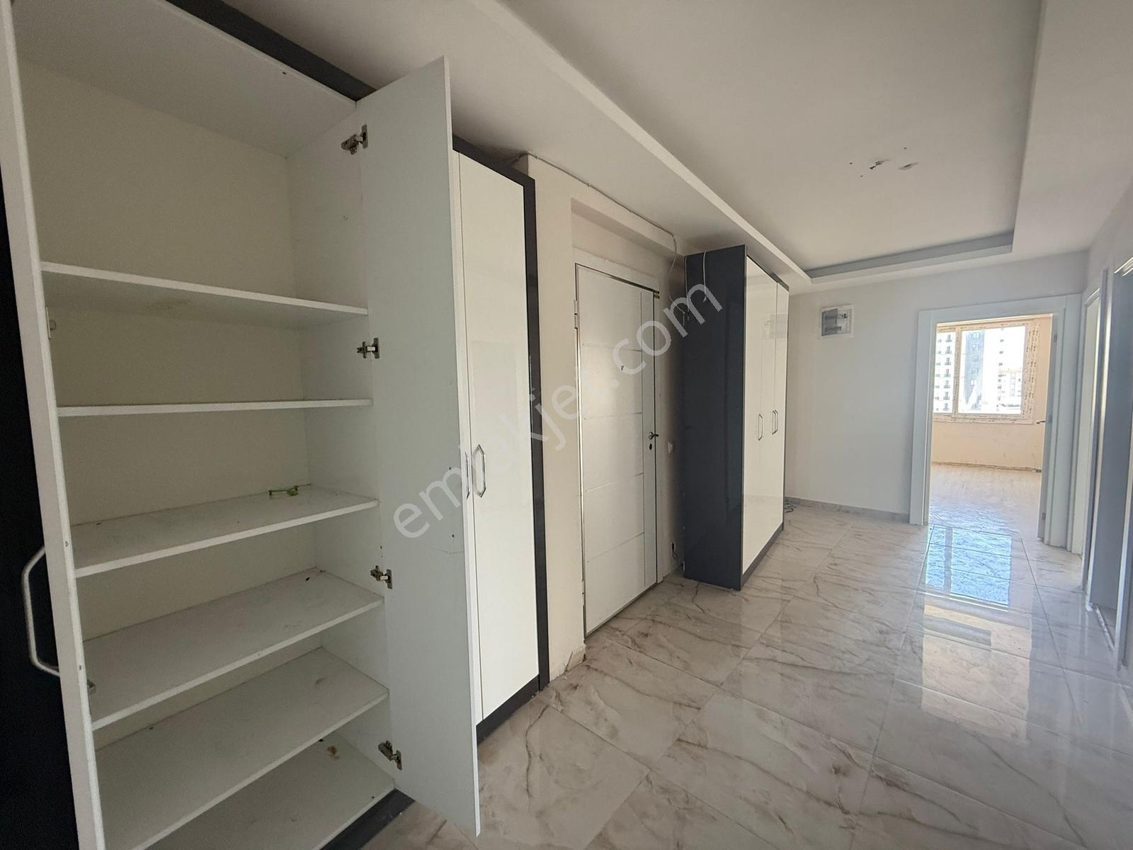 Davultepe'de Havuzlu Sitede Kiralık 2,5+1 - Görsel 3
