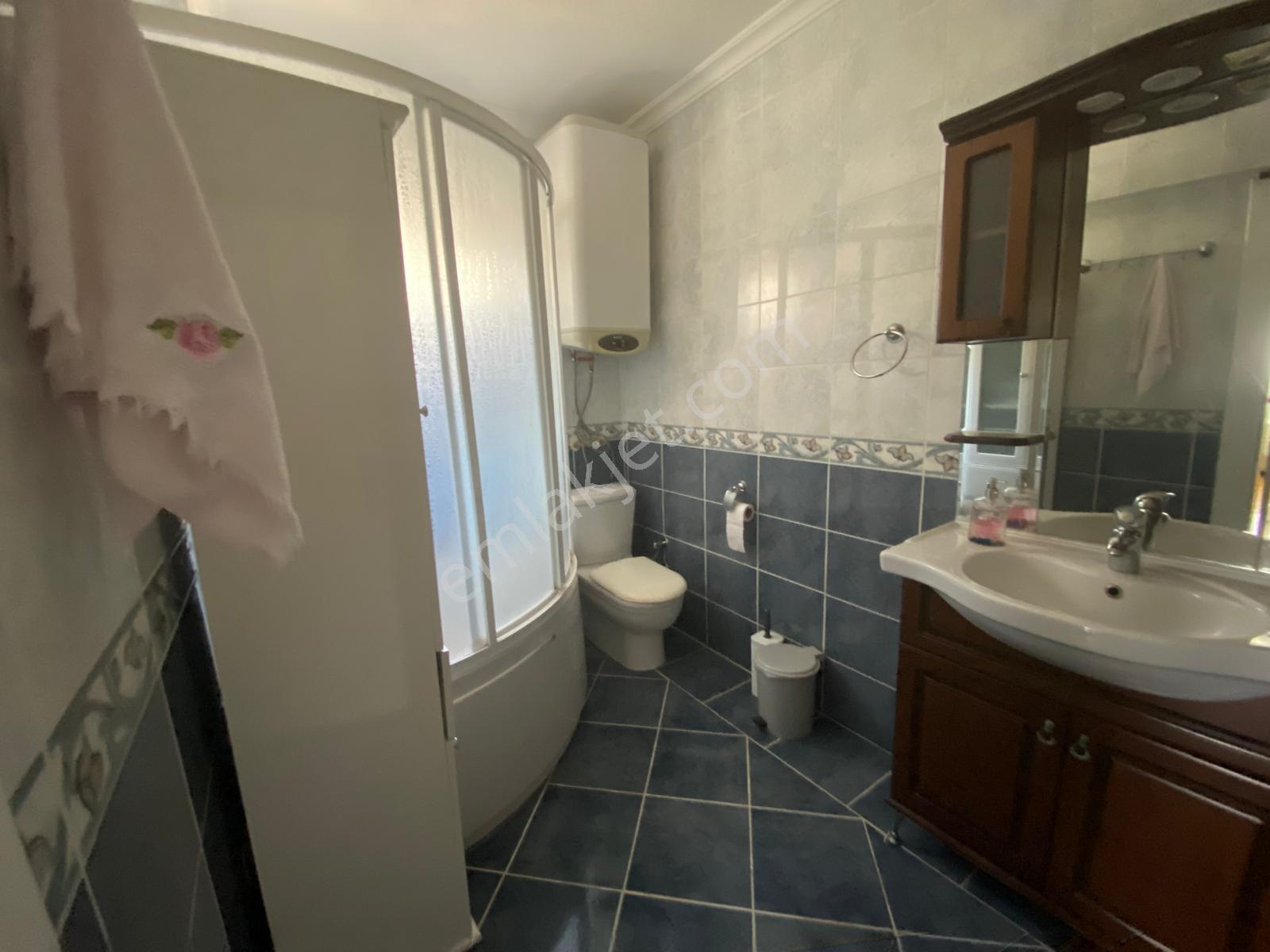 Mudanya Halitpaşada Deniz Manzaralı 5+2 3 Katlı Müstakil Villa - Görsel 32
