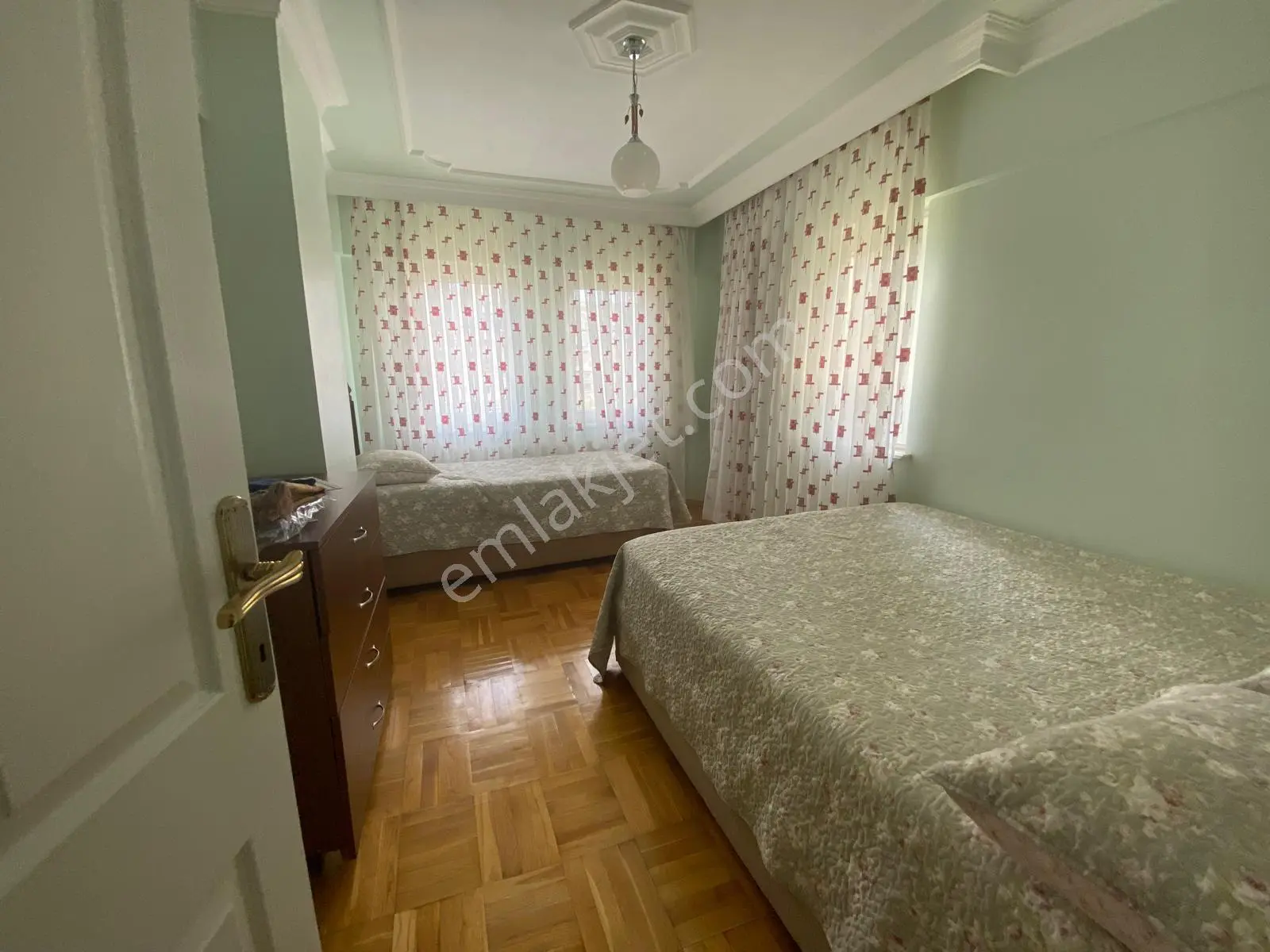 Mudanya Halitpaşada Deniz Manzaralı 5+2 3 Katlı Müstakil Villa - Görsel 5