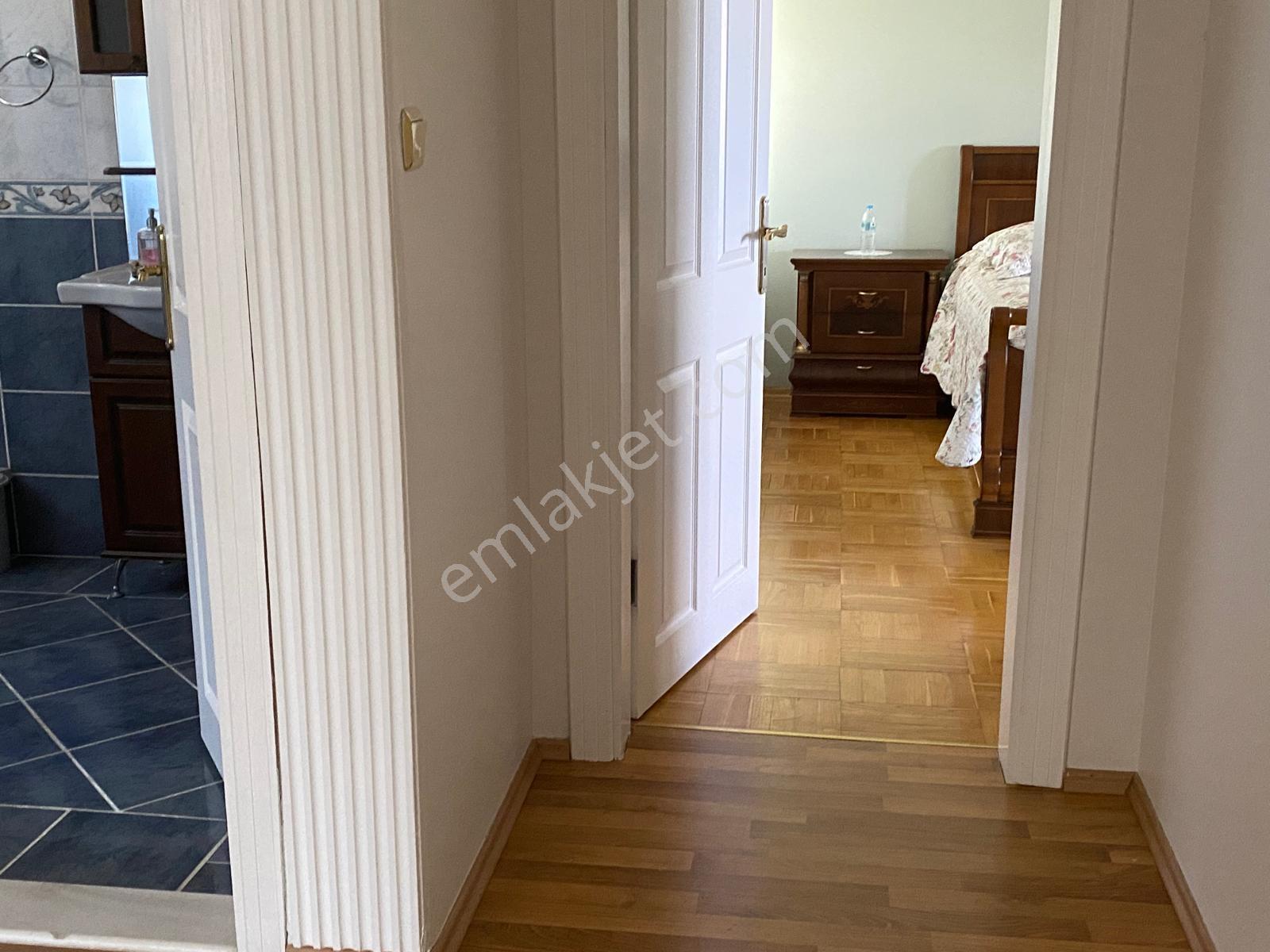 Mudanya Halitpaşada Deniz Manzaralı 5+2 3 Katlı Müstakil Villa - Görsel 8