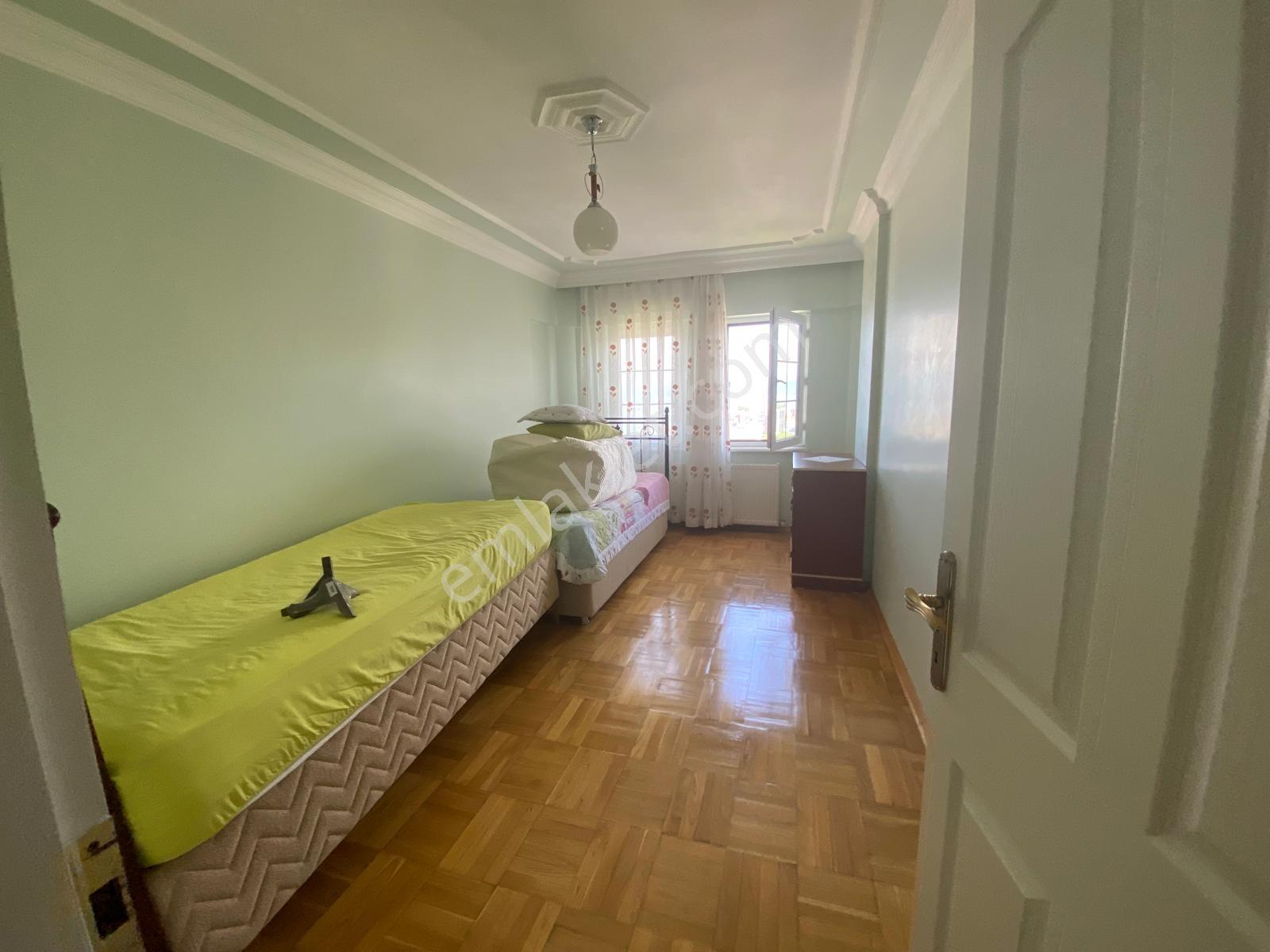 Mudanya Halitpaşada Deniz Manzaralı 5+2 3 Katlı Müstakil Villa - Görsel 3