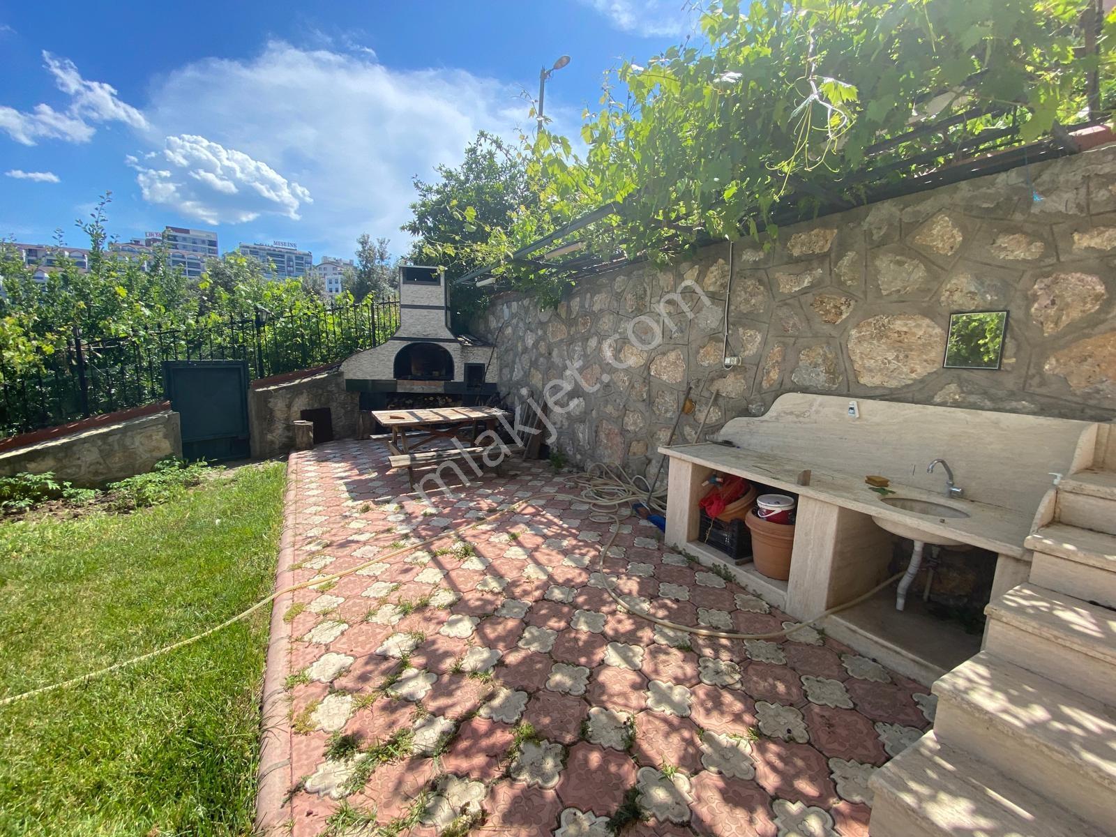 Mudanya Halitpaşada Deniz Manzaralı 5+2 3 Katlı Müstakil Villa - Görsel 18