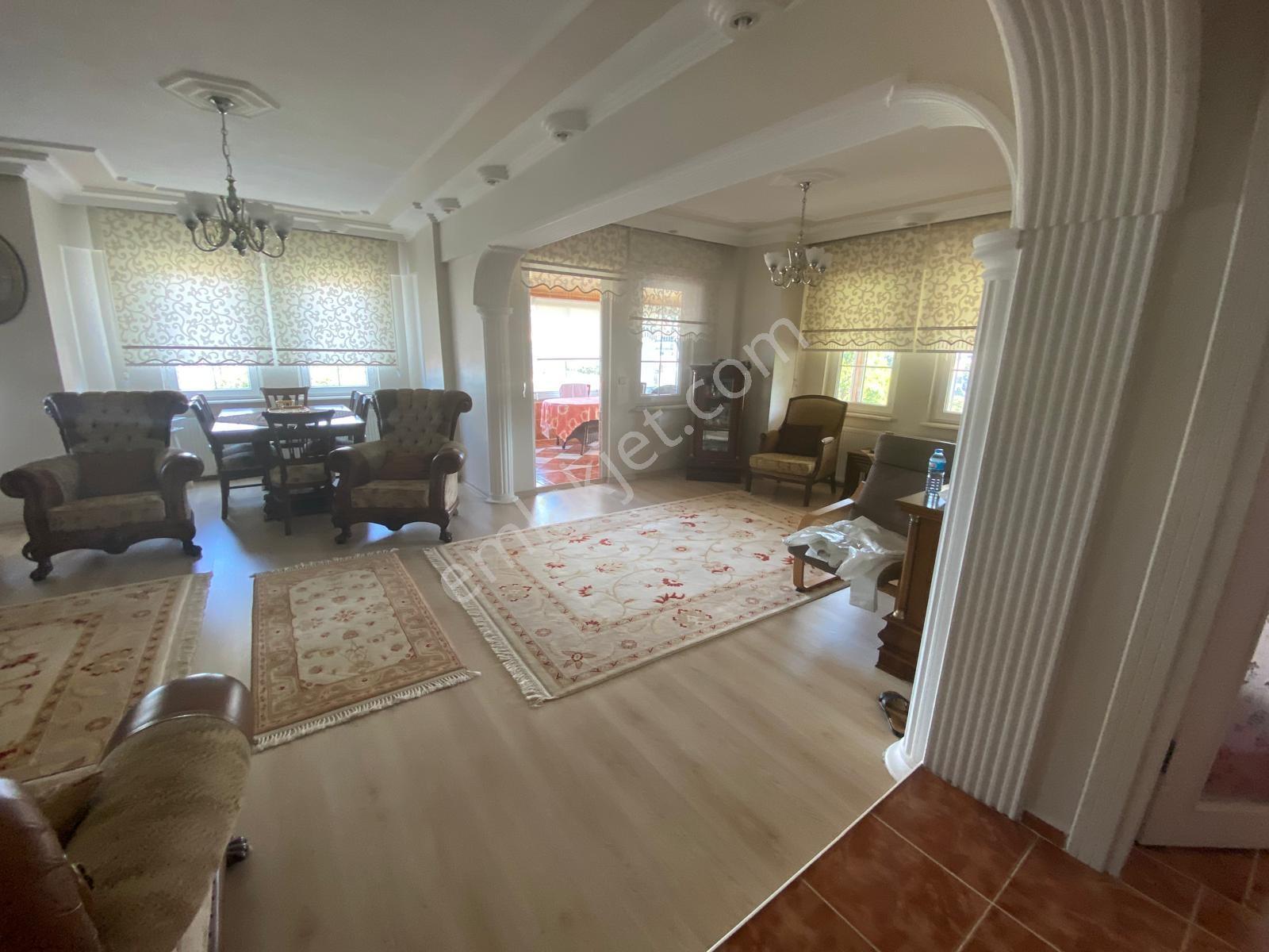 Mudanya Halitpaşada Deniz Manzaralı 5+2 3 Katlı Müstakil Villa - Görsel 34