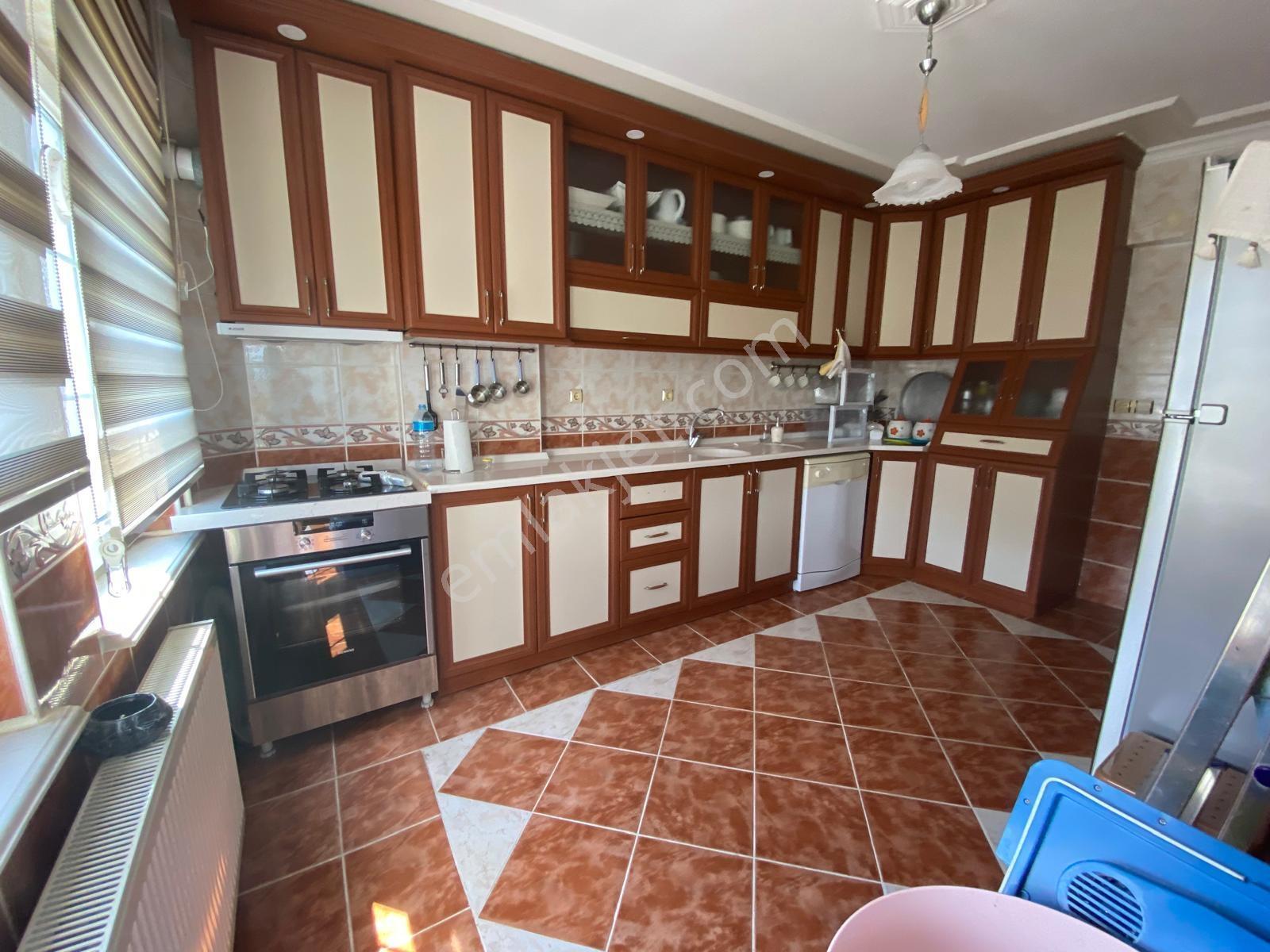 Mudanya Halitpaşada Deniz Manzaralı 5+2 3 Katlı Müstakil Villa - Görsel 33