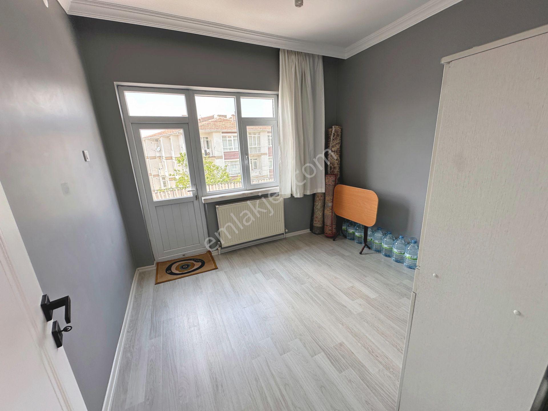 Şafaktepe Mahallesinde Merkezi Konumda Katta Full Yapılı 3+1 Satılık Daire - Görsel 4