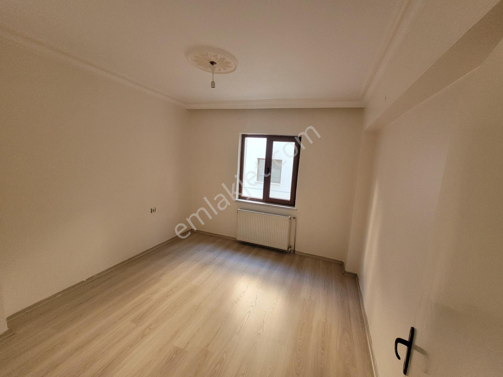 Ahiler'den Hacı Bektaş Sokak'ta Katta Güney Dogu Cephe Kiralık ! - Görsel 8