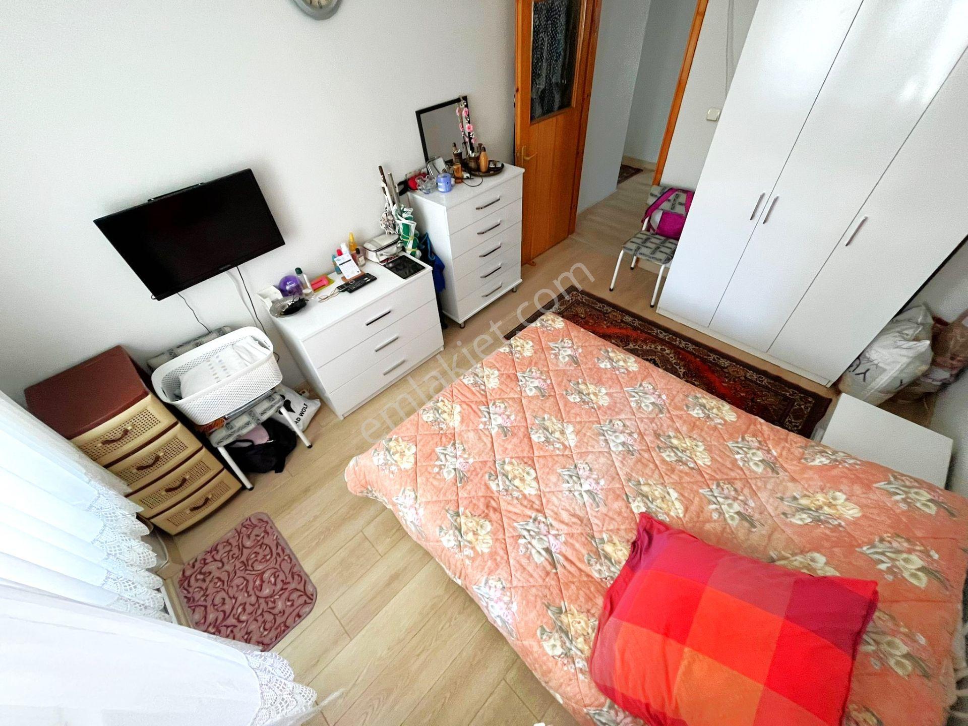 Aygül'den Akçay'da Merkezi Konumda Cam Balkonlu Ayrı Mutfaklı Denize Yakın Ara Kat 3+1 Satılık Daire - Görsel 16