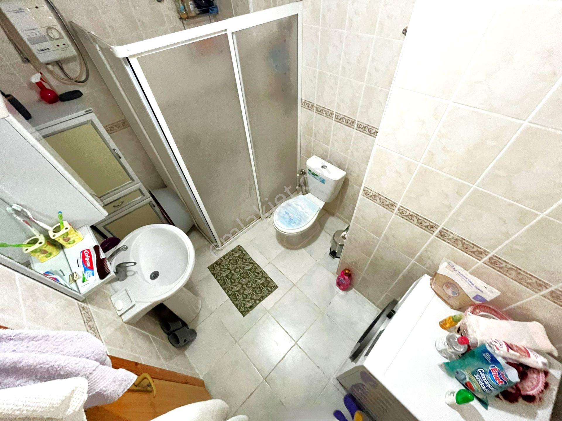 Aygül'den Akçay'da Merkezi Konumda Cam Balkonlu Ayrı Mutfaklı Denize Yakın Ara Kat 3+1 Satılık Daire - Görsel 32