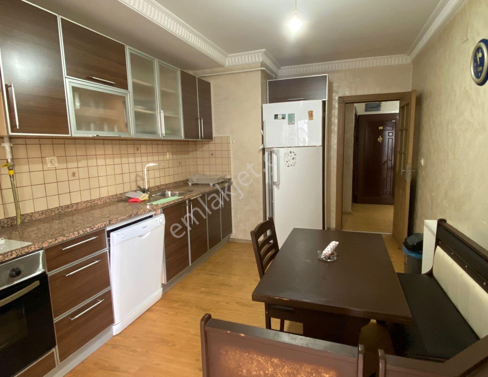 Yurt Mahallesinde Doğalgazlı Eşyalı Kiralık 3+1 Daire - Görsel 2