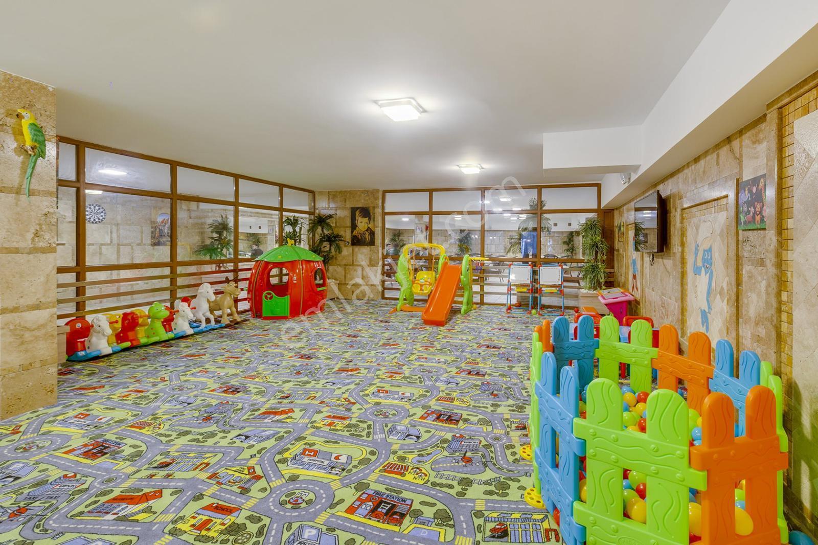 Kuşadası Trend Royal 1'de Deniz Manzaralı Eşyalı Satılık Daire - Görsel 31