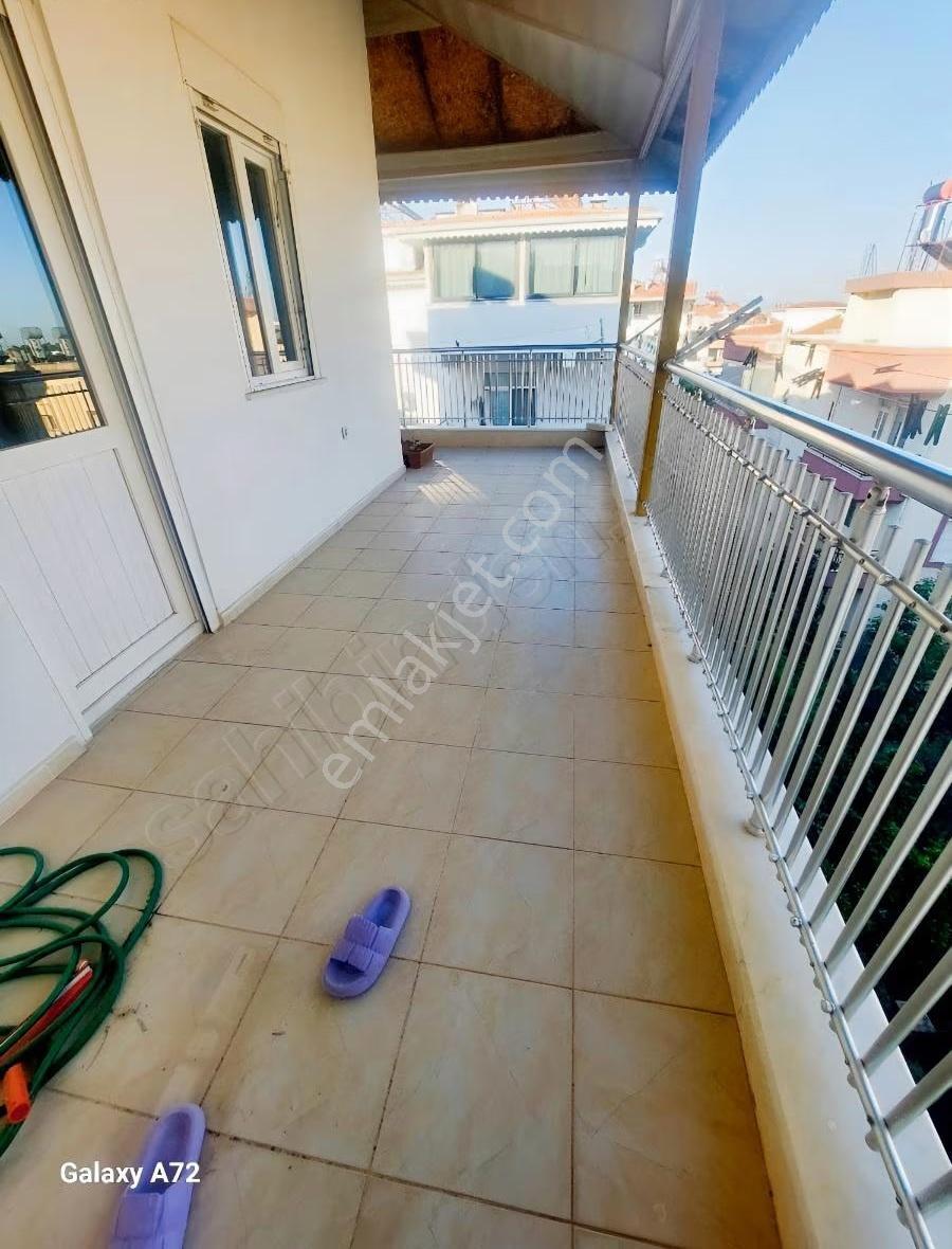 Sarılar Merkezi Konumda Tek Daire Üzerine Kiralık 4+1 Daire - Görsel 4