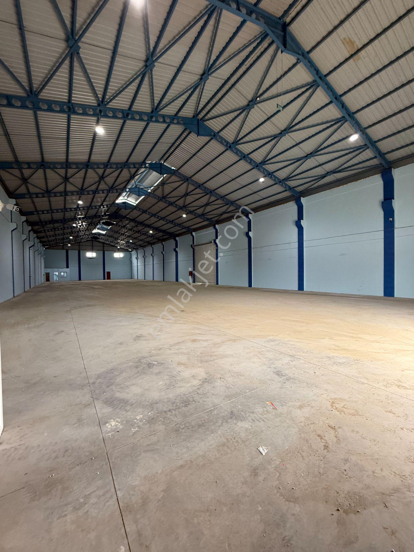 Karataş Caddesinde 1500 M2 Yüksek Tavanlı İşyeri/depo - Görsel 9