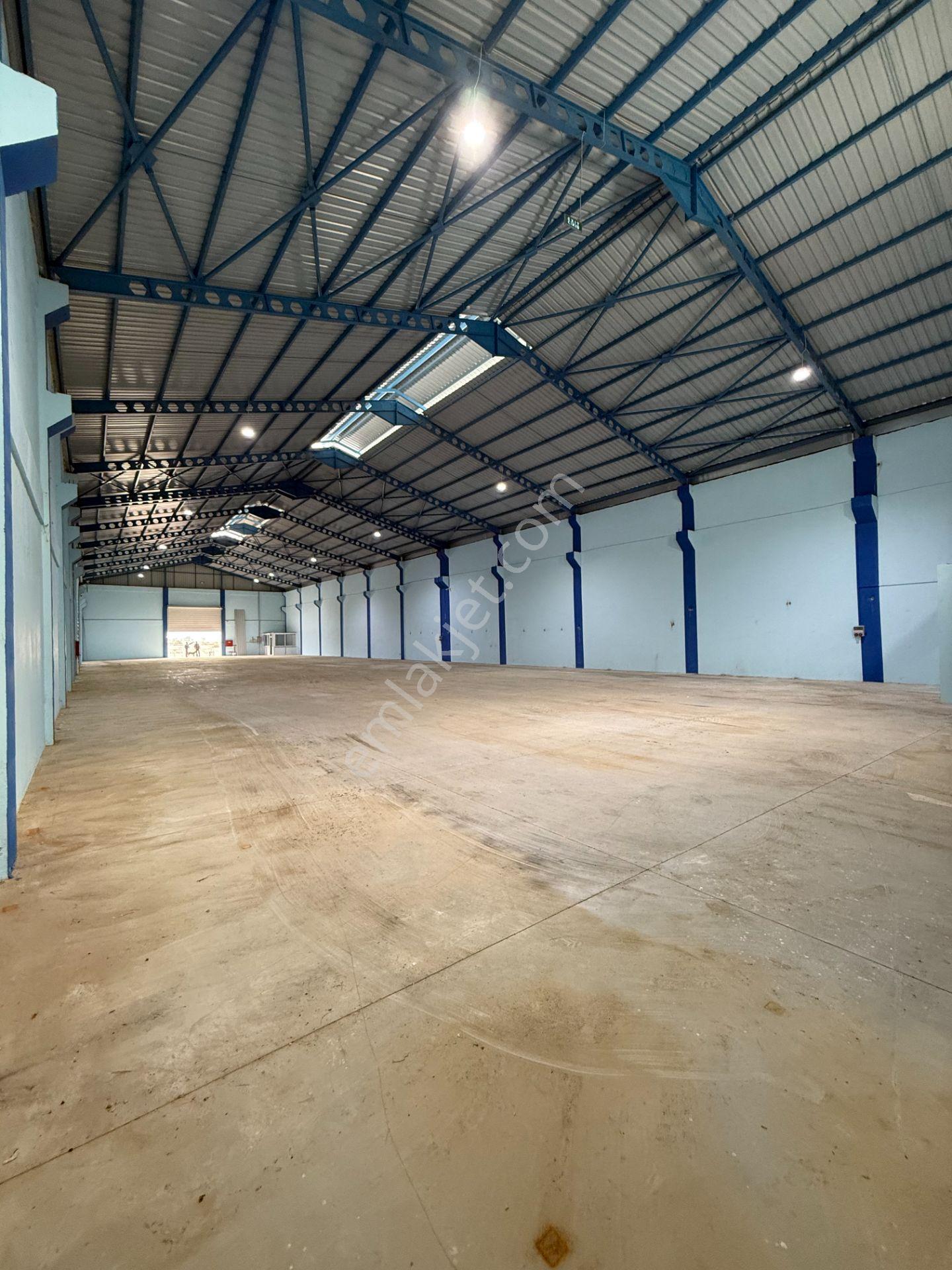 Karataş Caddesinde 1500 M2 Yüksek Tavanlı İşyeri/depo - Görsel 7