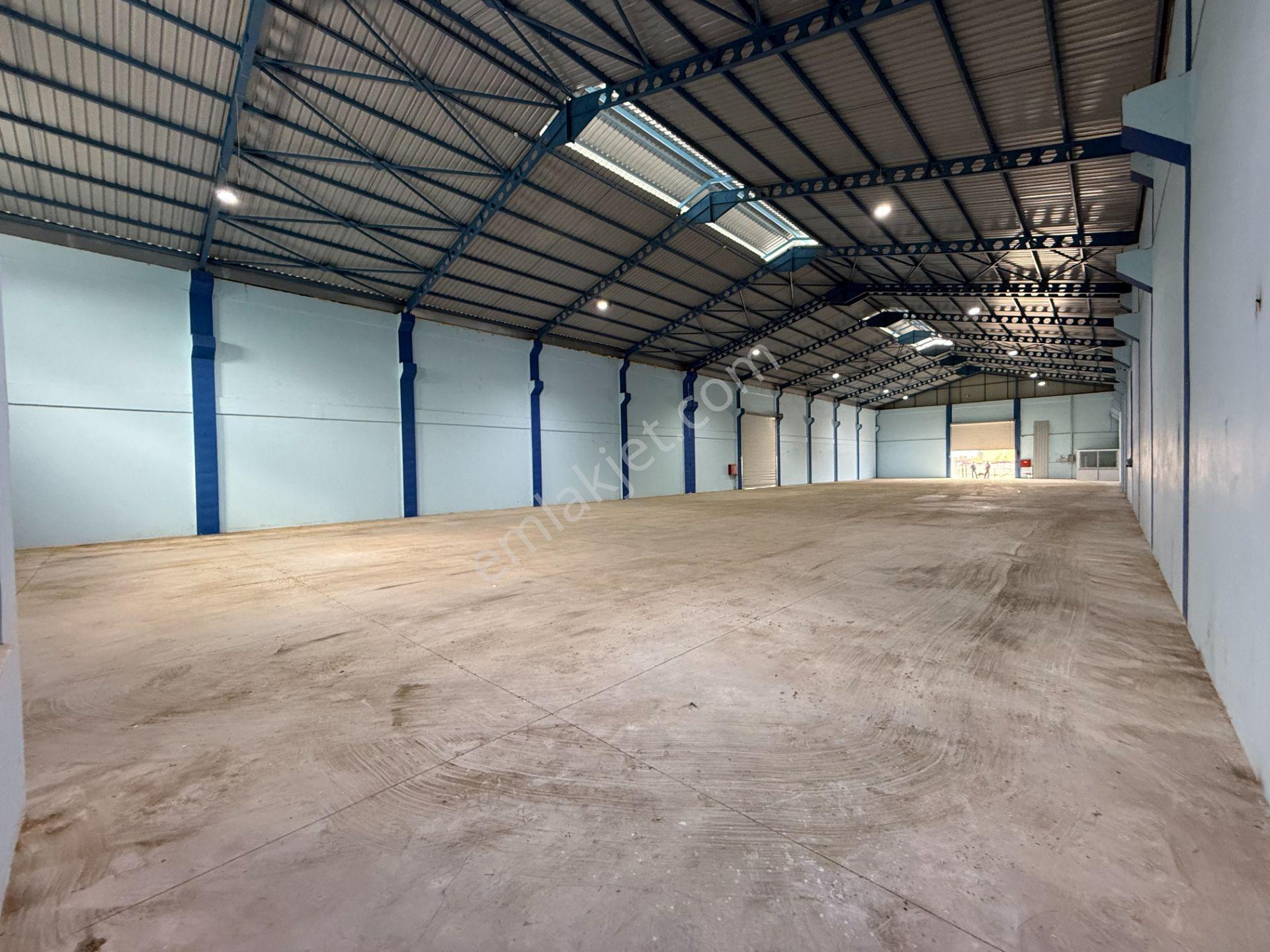 Karataş Caddesinde 1500 M2 Yüksek Tavanlı İşyeri/depo - Görsel 6