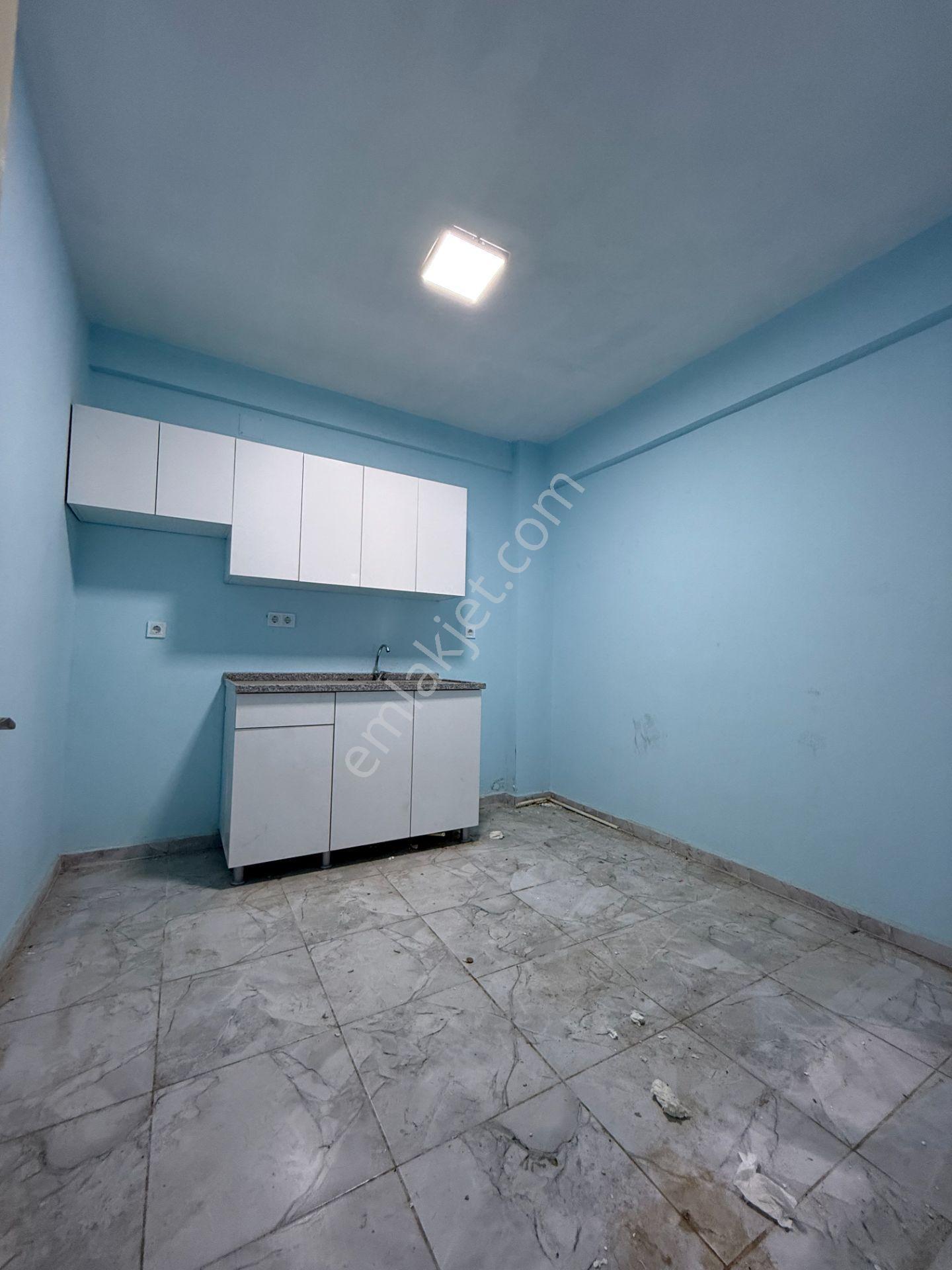 Karataş Caddesinde 1500 M2 Yüksek Tavanlı İşyeri/depo - Görsel 14