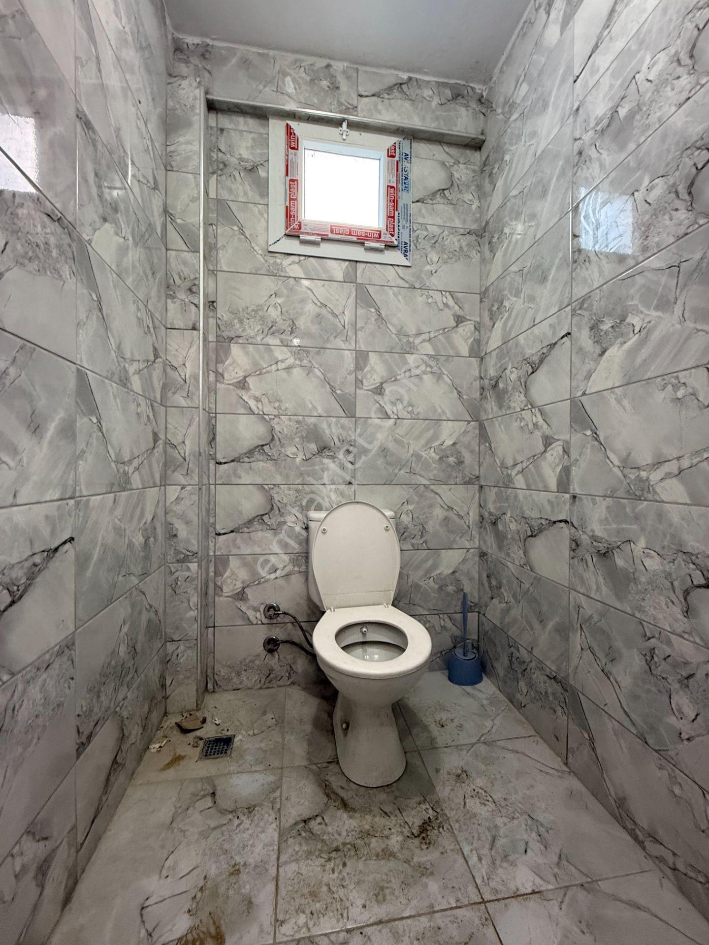 Karataş Caddesinde 1500 M2 Yüksek Tavanlı İşyeri/depo - Görsel 13