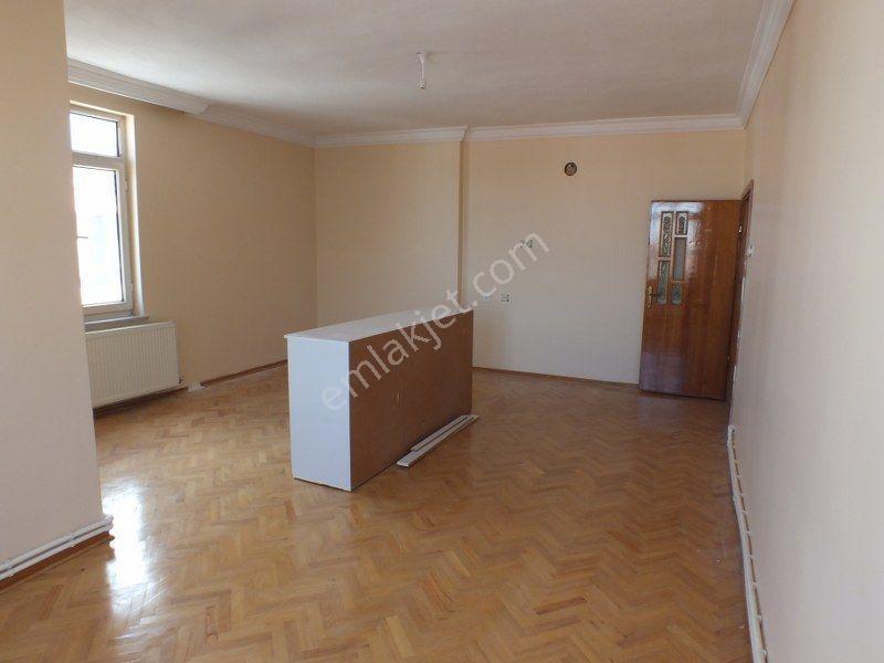 Karaman Nefise Sultan Mahallesi'nde 4+1 180 M² Kiralık Daire - Görsel 2