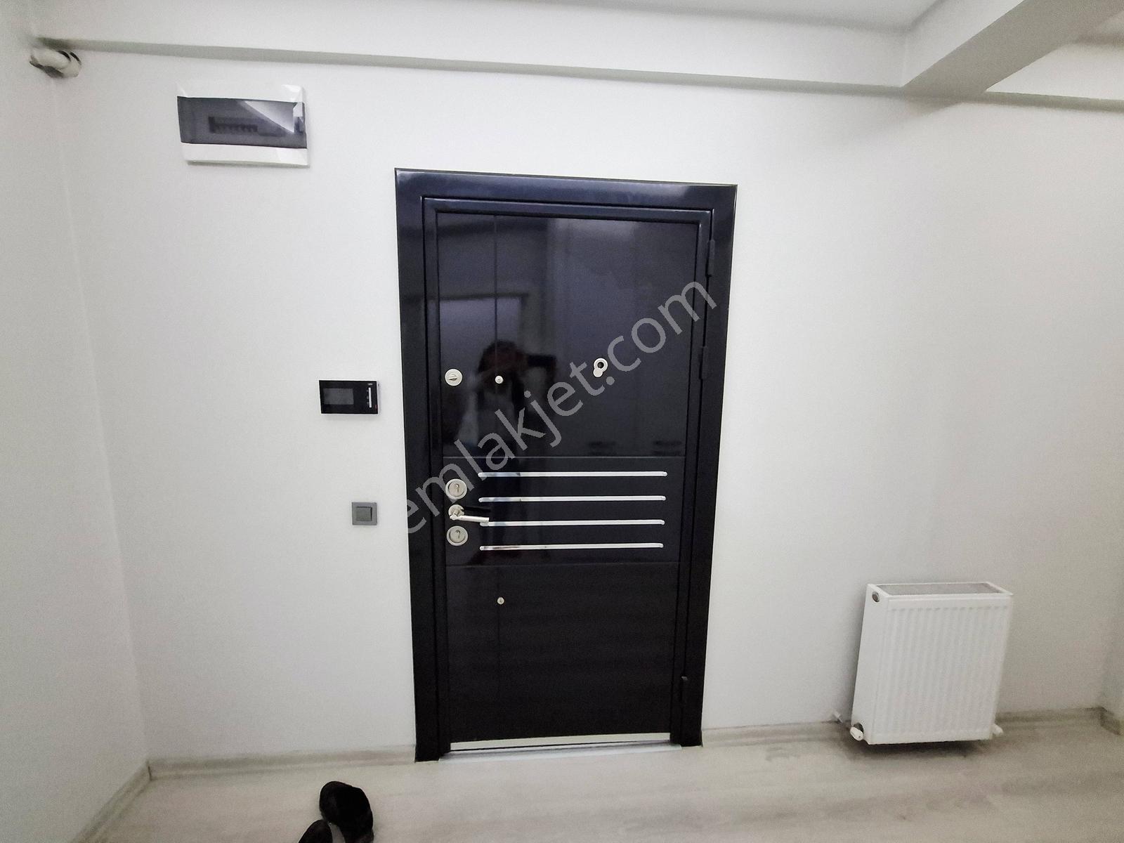 Poyraz Emlak'tan Emek Mah.ertaş Caddesi Üzerı 3+1 200m2 Daire - Görsel 31
