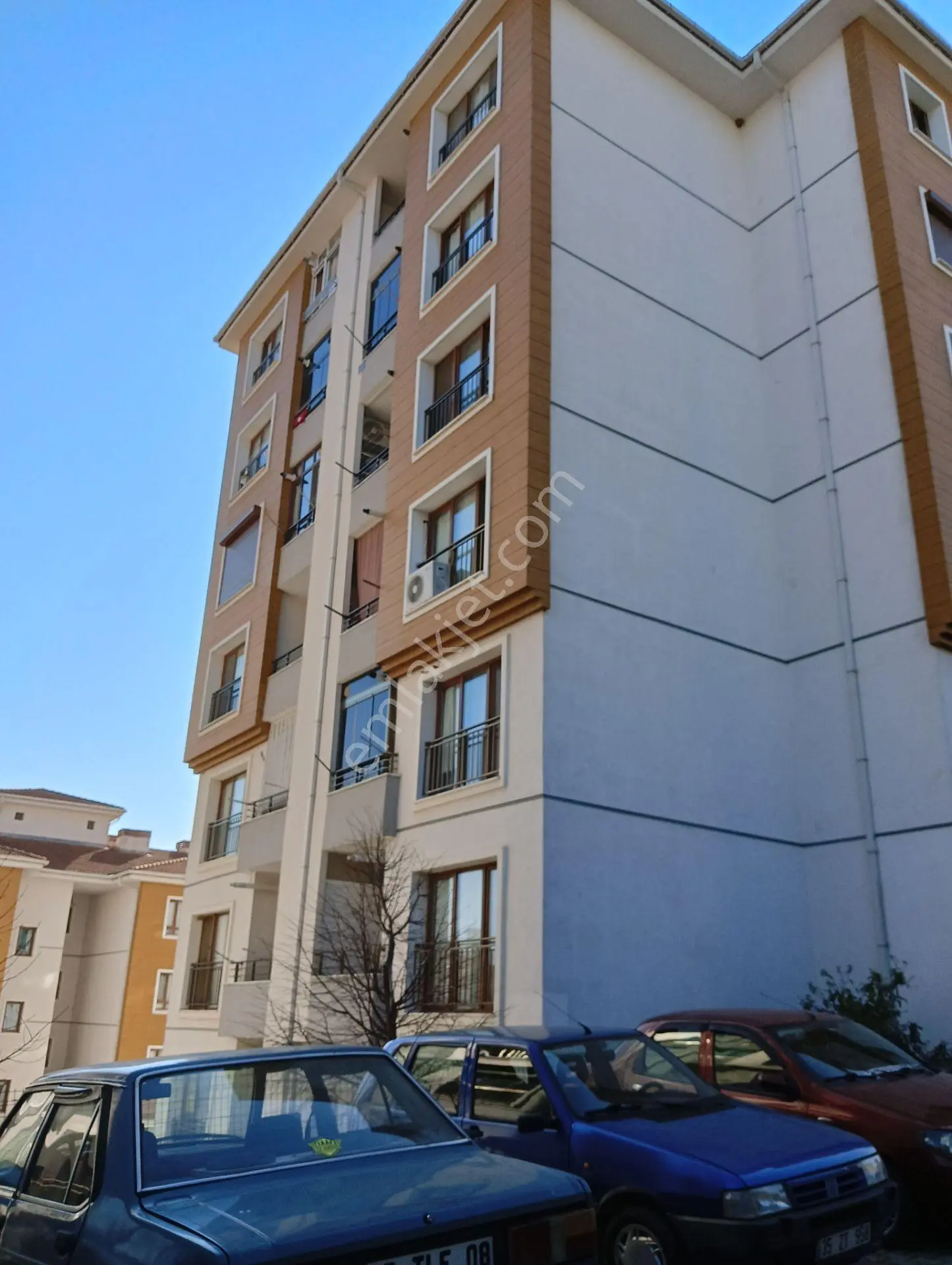 İzmir Tire Toki Bölgesinde Ara Kat Daire