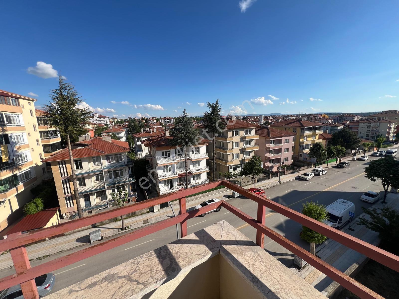 Kale Mahallesinde Cadde Üzerinde Muhteşem Çorum Manzaralı 3+1 Satılık Dairek Daire - Görsel 10