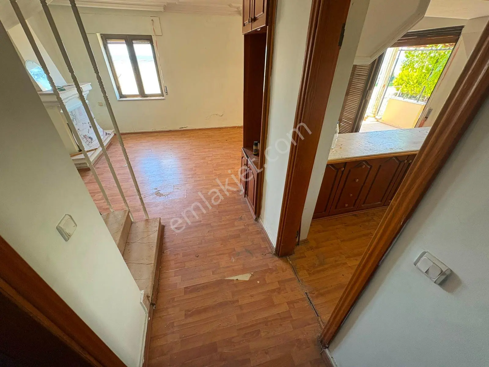 Rota Emlaktan Gümüldürde Denize Sıfır Full Deniz Manzaralı Villa - Görsel 5