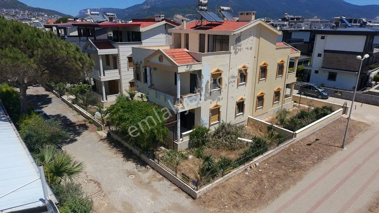 Rota Emlaktan Gümüldürde Denize Sıfır Full Deniz Manzaralı Villa - Görsel 32