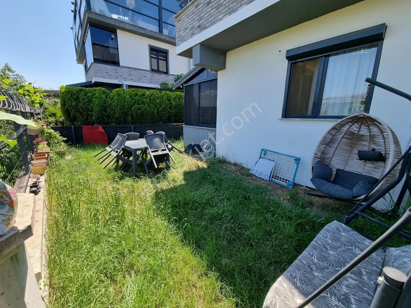 Havuzlu Sitede Müstakil Bahçeli Teraslı Verandalı Villa - Görsel 25