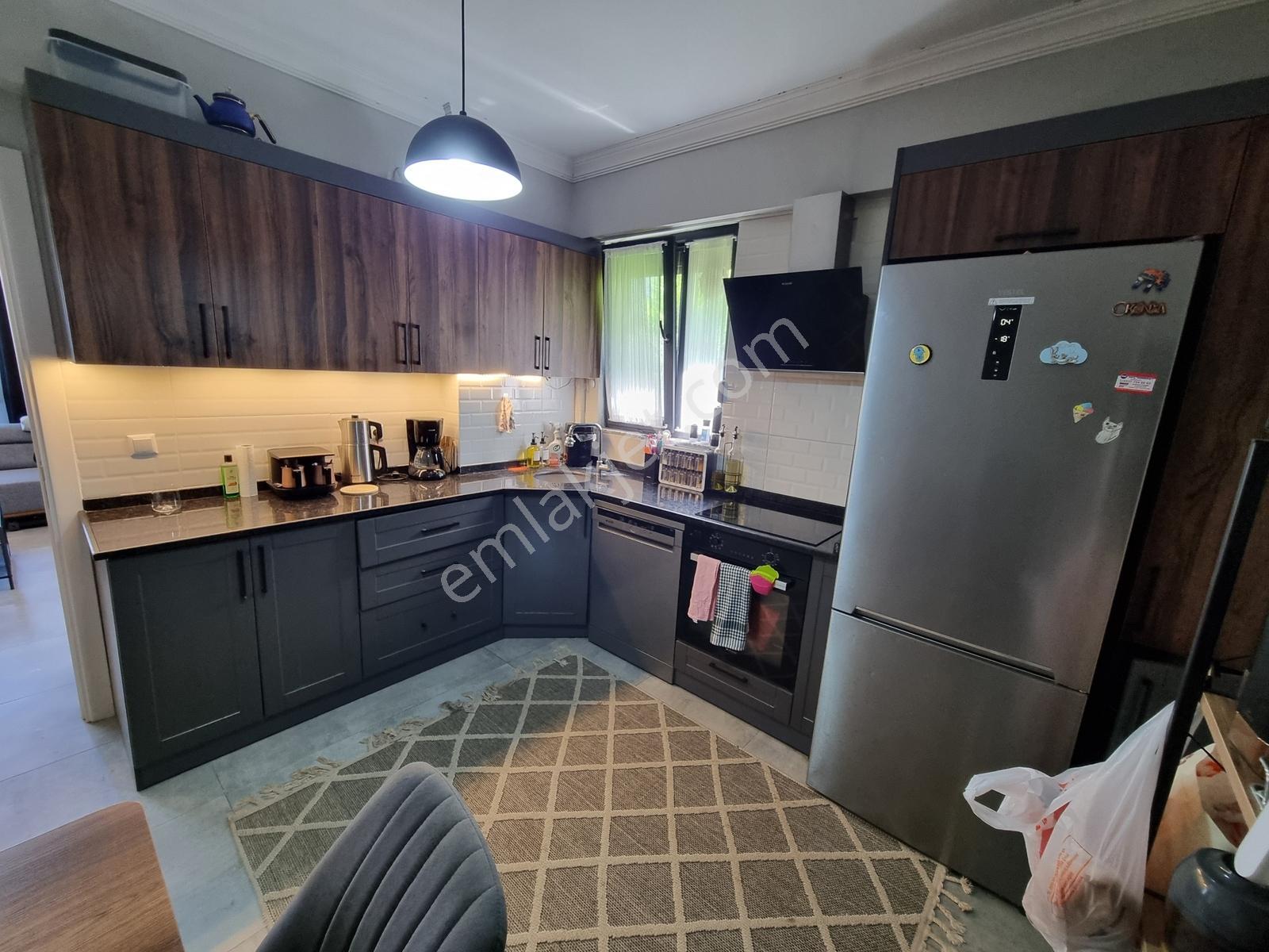 Havuzlu Sitede Müstakil Bahçeli Teraslı Verandalı Villa - Görsel 29