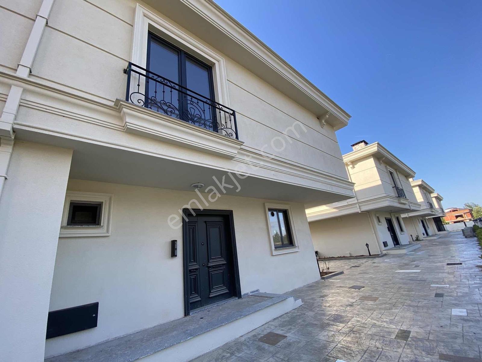 Realty World 300 M2 %80 Bitmiş 5+1 Satılık Tripleks Villa - Görsel 4