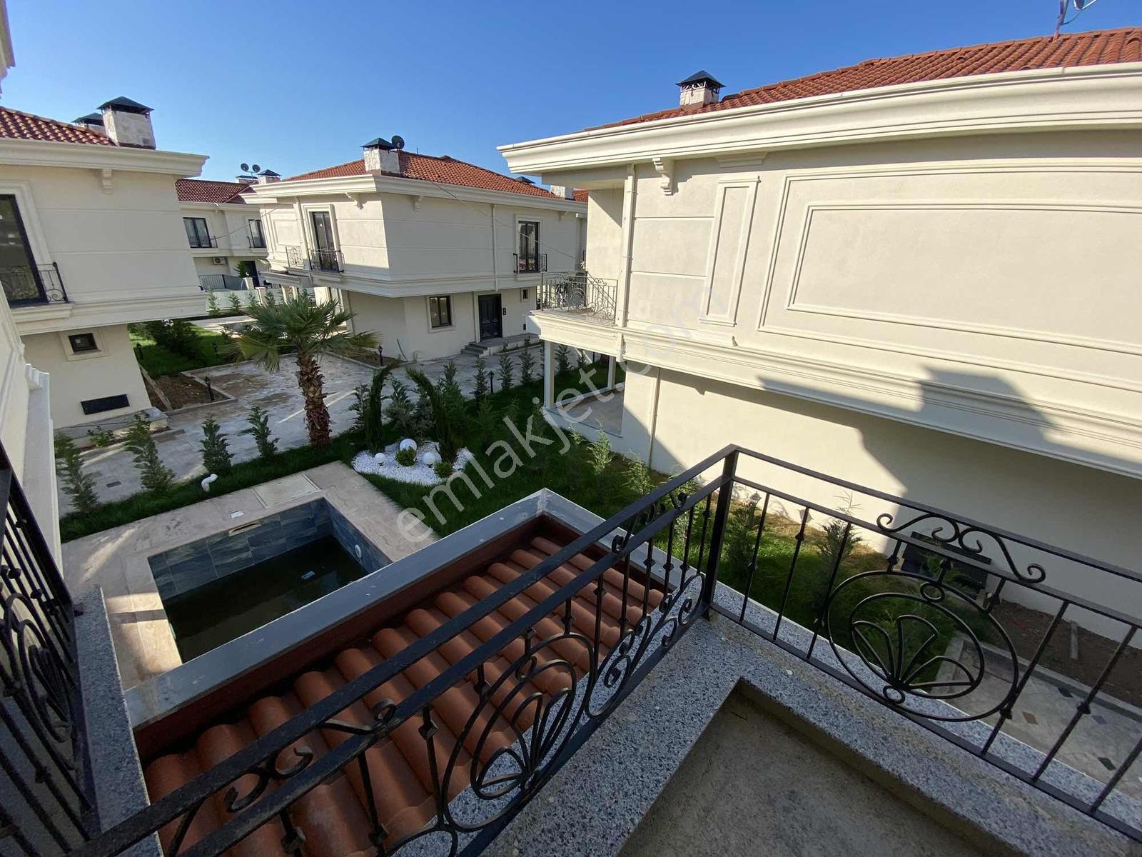Realty World 300 M2 %80 Bitmiş 5+1 Satılık Tripleks Villa - Görsel 19