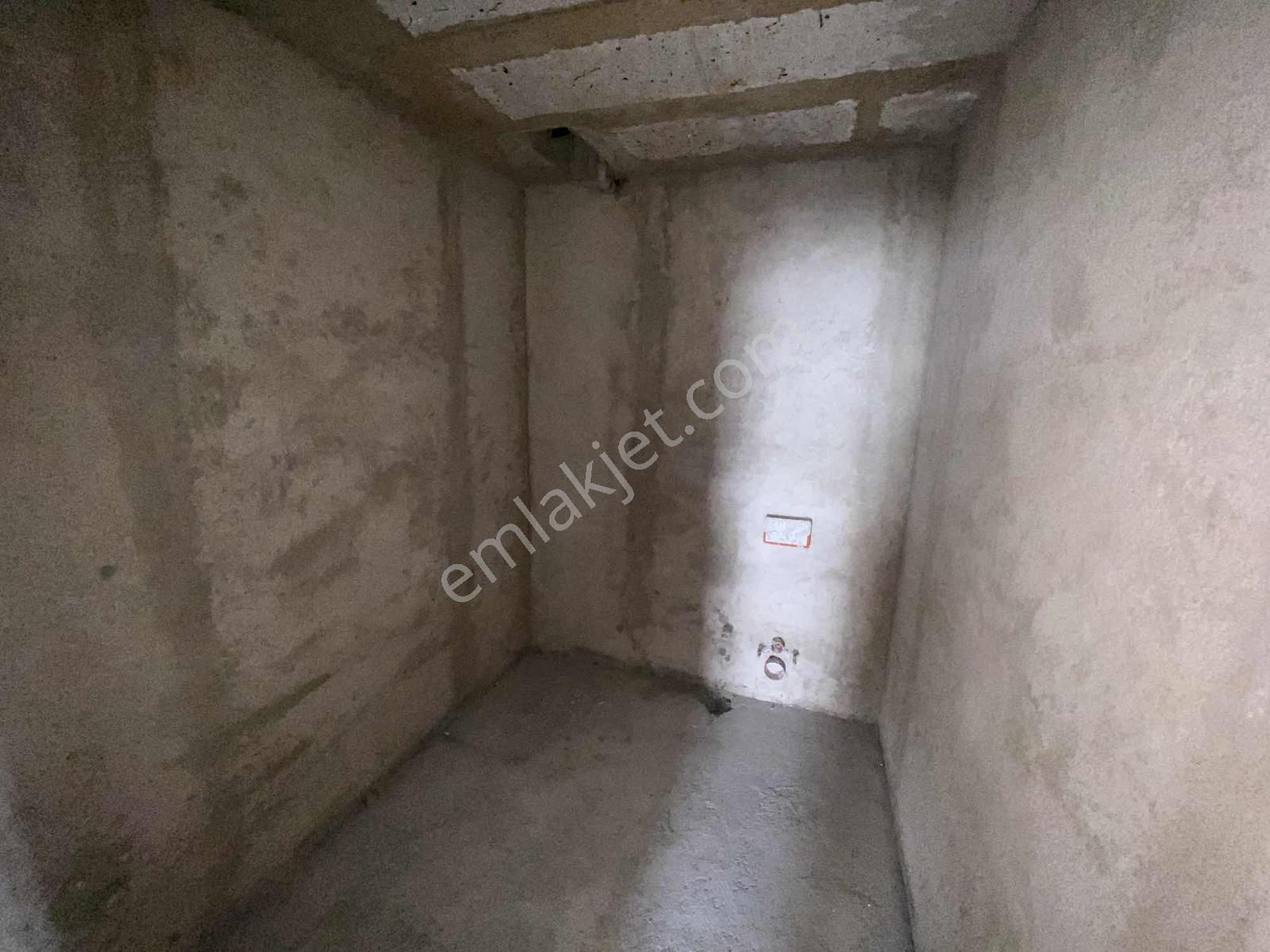 Realty World 300 M2 %80 Bitmiş 5+1 Satılık Tripleks Villa - Görsel 14