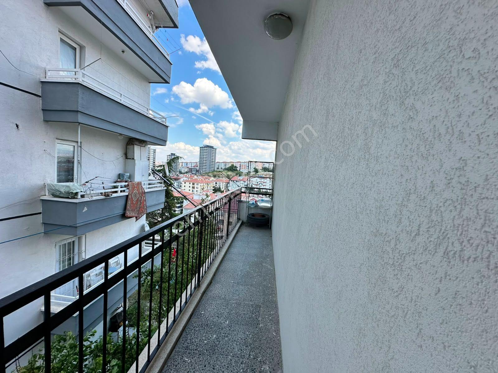 Uzman Emlak'dan Basın Cadde.üzeri 2.kat Konumunda Yüksek Giriş Eşyalı 3+1 Daire - Görsel 17