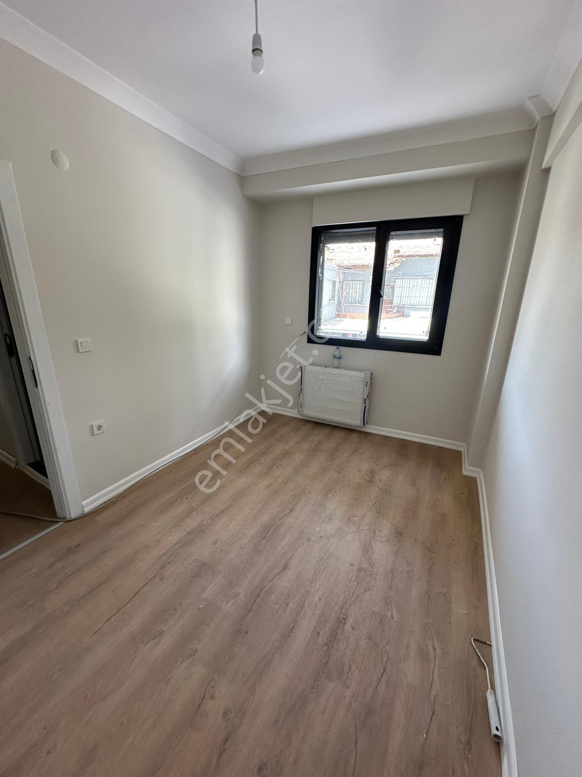 Turyap Buca'dan Kozağaç Meydanda Satılık 1+1 D.gazlı Daire