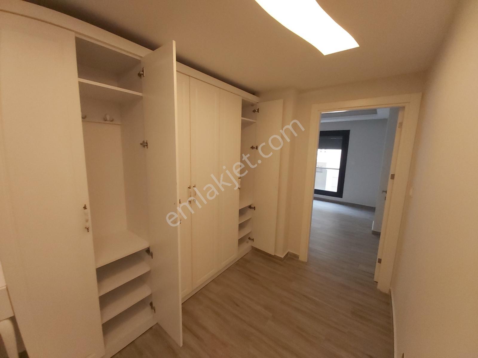 Ödemiş Zafer Mah. Yeni Hastanenin Karşı Sokağında Kiralık Daire - Görsel 8