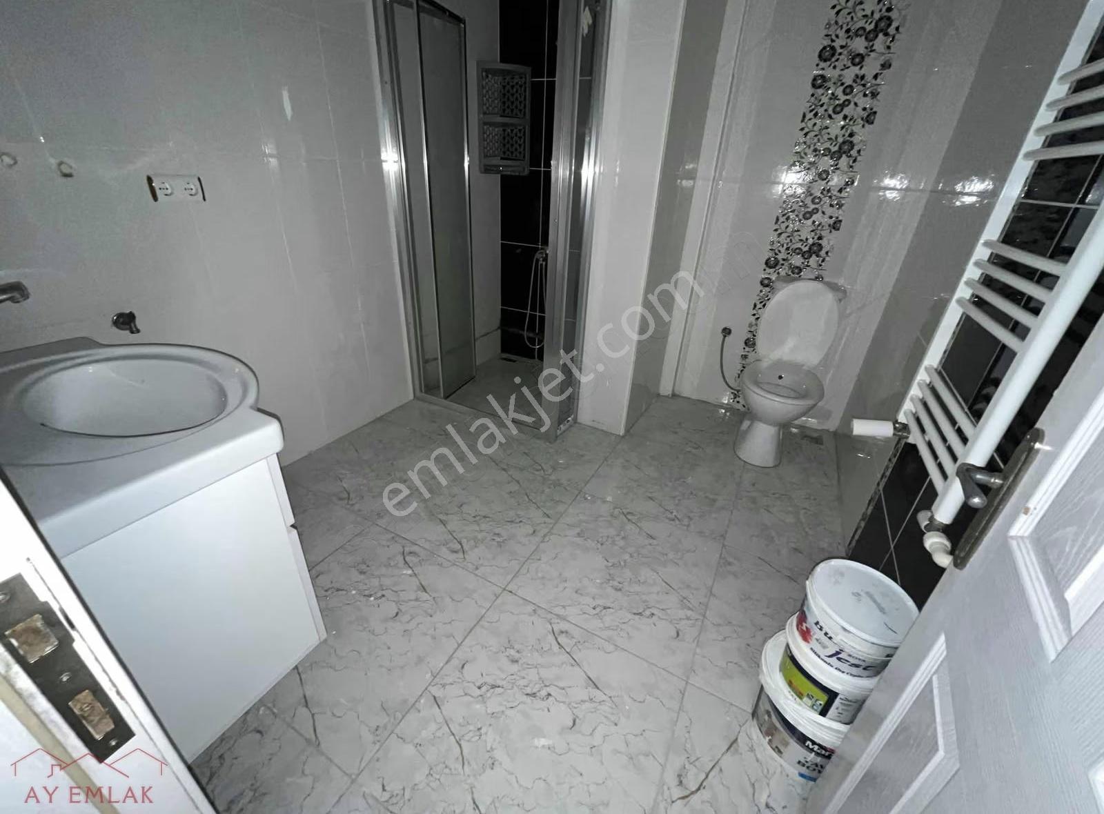 Ay Emlaktan Cadde Üzerinde 3+1 Mutfak Ayrı Kiralık Daire. - Görsel 6
