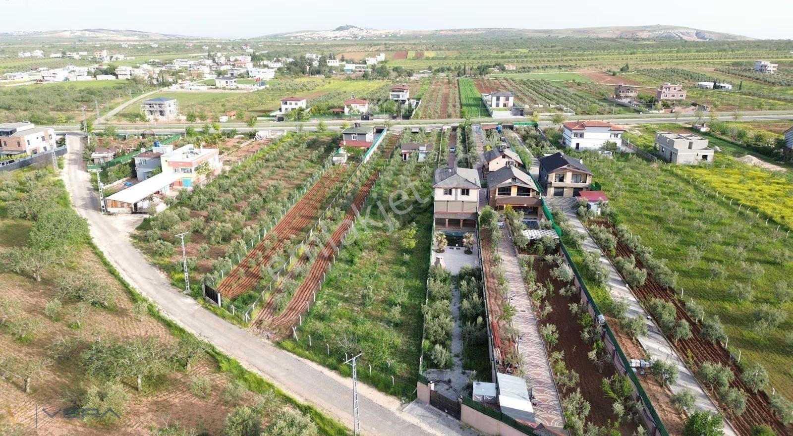 Yağdöver'de Asfalt Üzeri Jakuzili 5+2 Satılık Ultra Lüks Villa - Görsel 18