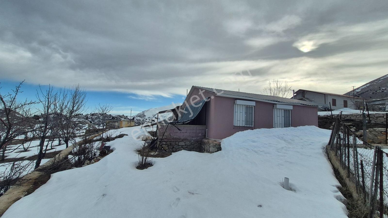 Antalya Konyaaltı Çağlarca Satılık Ev 2+1/270 M2 Arsa - Görsel 24