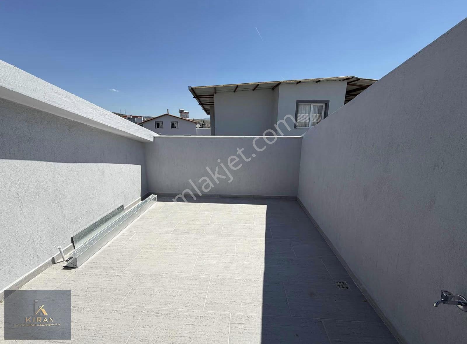 Yenişakran Sayfiye Mah. Satılık 4+1 Geniş Bahçeli Villa - Görsel 15
