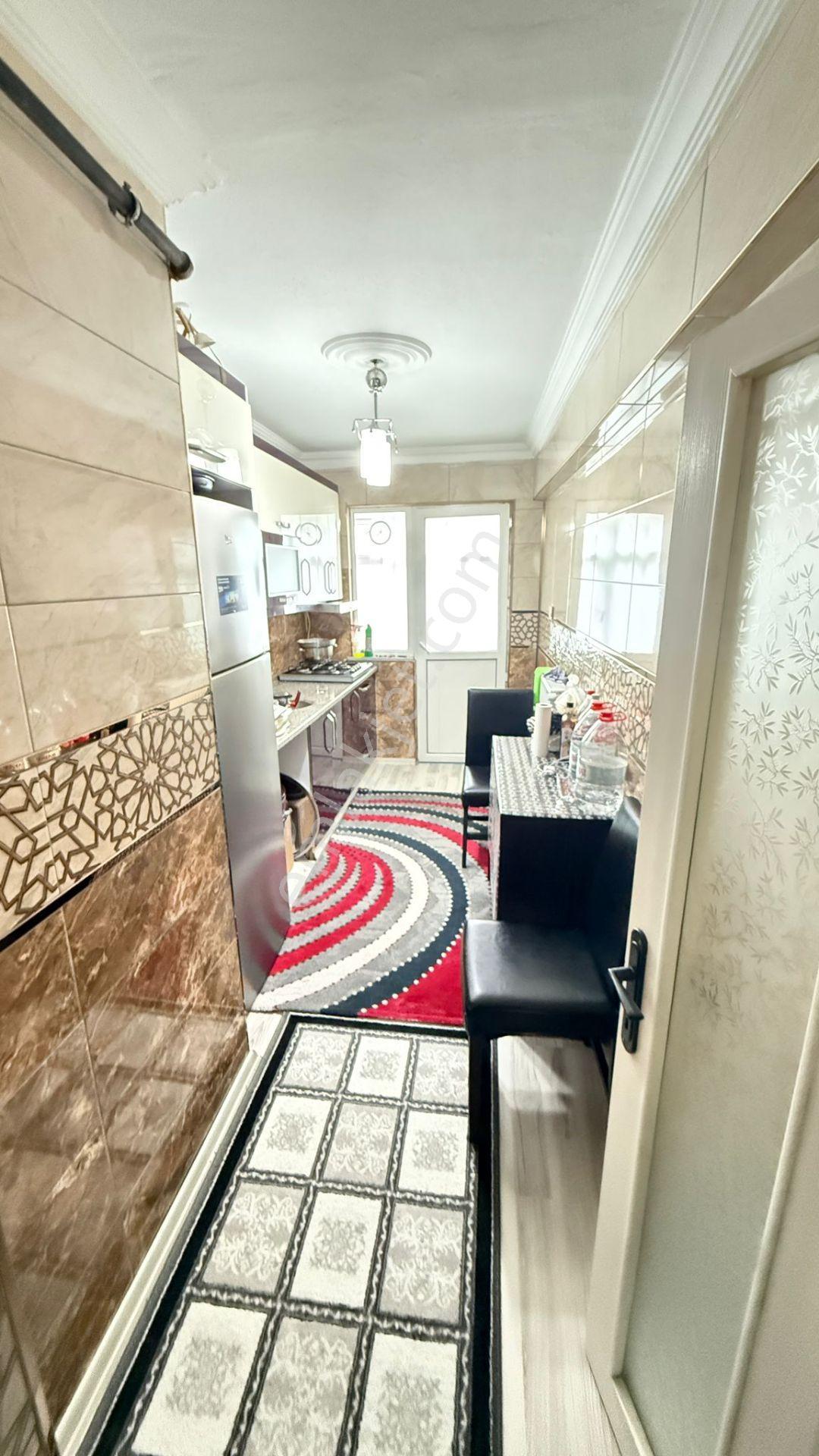 E\reşadiye Mah 2+1 25yıllık 100m2 1.kat Çift Balkon 2.300.000 - Görsel 16