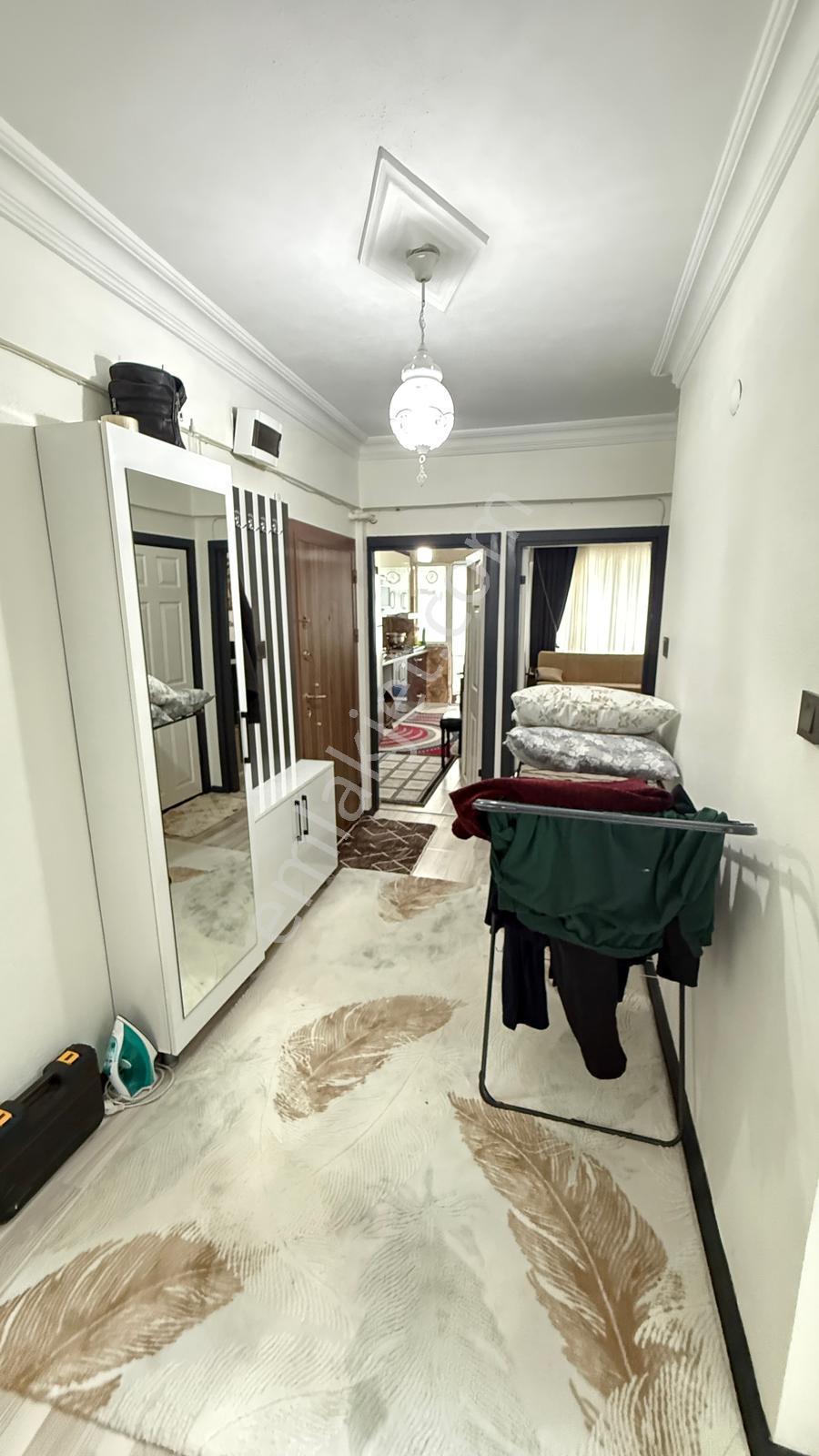 E\reşadiye Mah 2+1 25yıllık 100m2 1.kat Çift Balkon 2.300.000 - Görsel 19