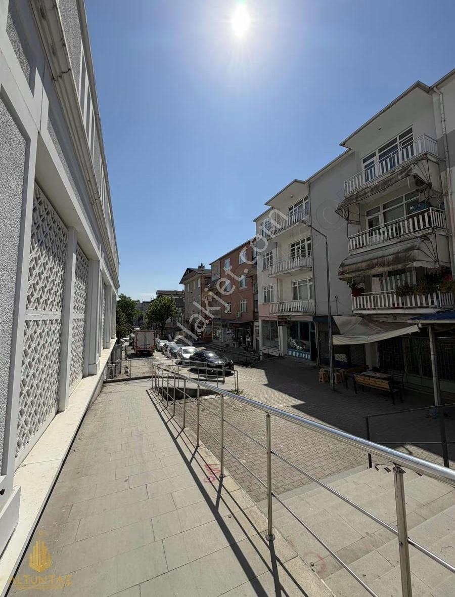 Derince Merkez Kent Meydanında Kiralık Dükkan - Görsel 3