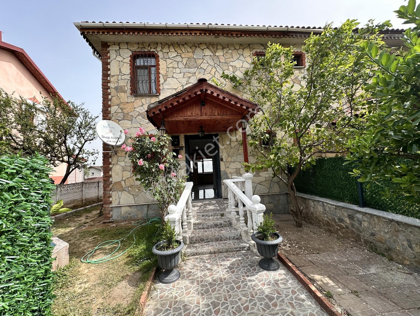 Remax Advantage Gölcük Donanma Mh. Deniz Manzaralı Satılık Villa - Görsel 2