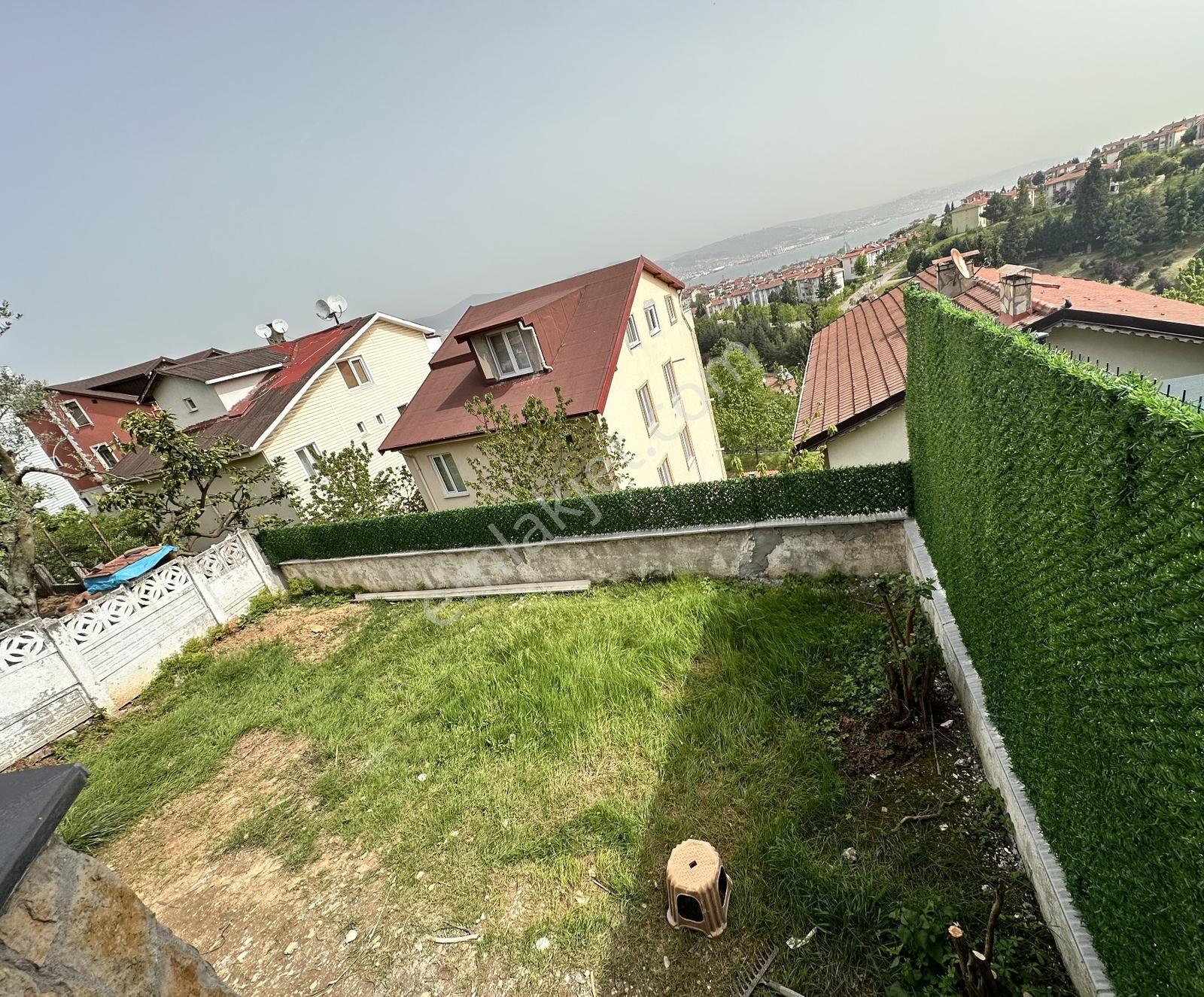 Remax Advantage Gölcük Donanma Mh. Deniz Manzaralı Satılık Villa - Görsel 20