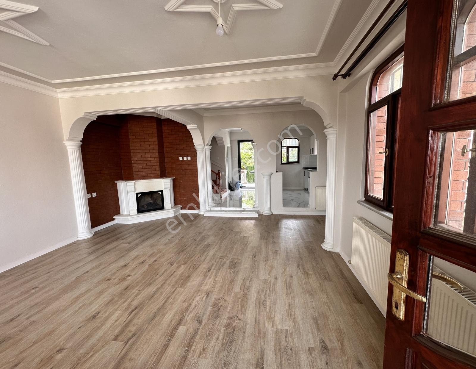 Remax Advantage Gölcük Donanma Mh. Deniz Manzaralı Satılık Villa - Görsel 15