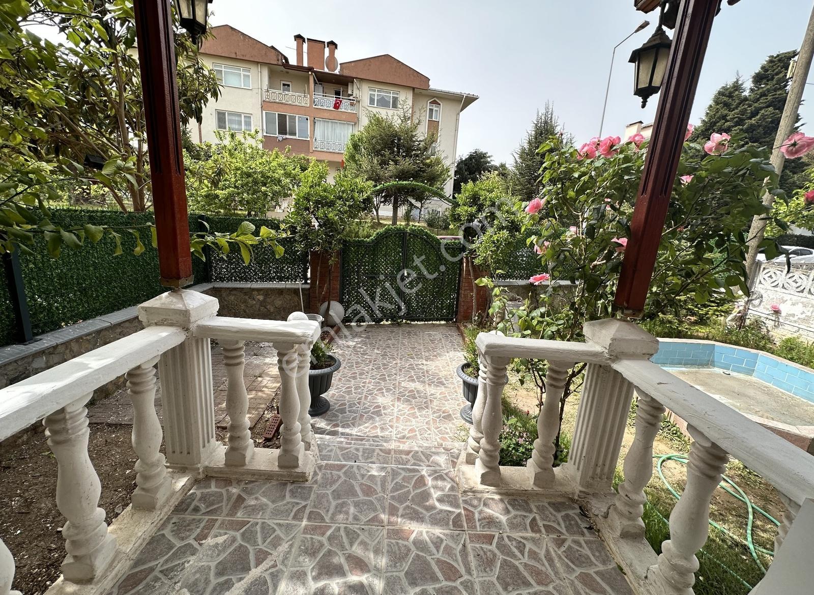 Remax Advantage Gölcük Donanma Mh. Deniz Manzaralı Satılık Villa - Görsel 33
